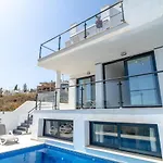 Villa Luxuria Private Pool